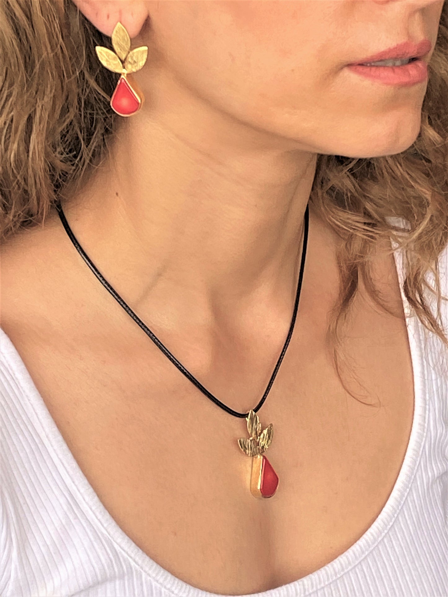 Drop Coral Stone Leaf Set