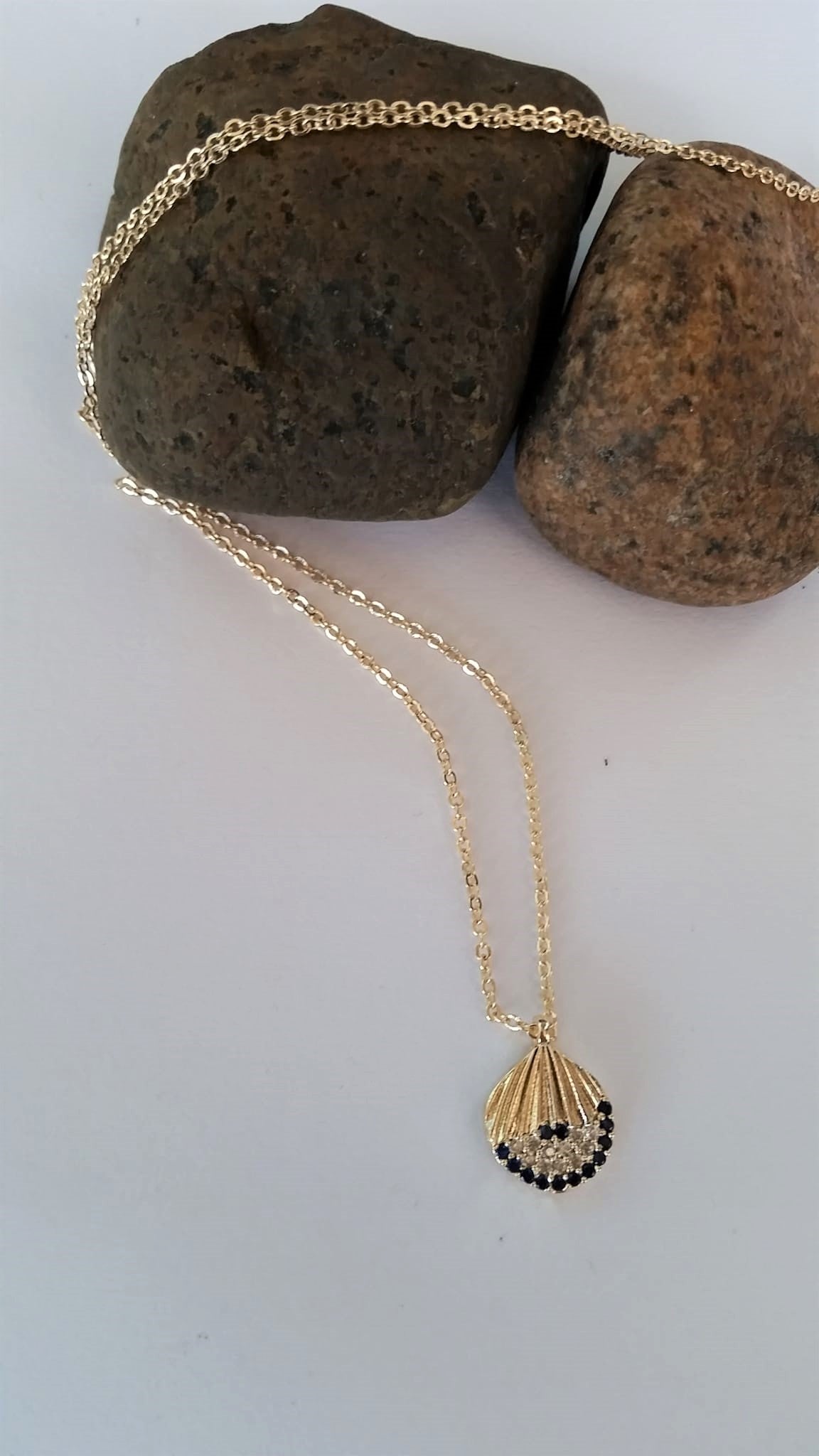 Gold Color Zircon Stone Oyster Necklace